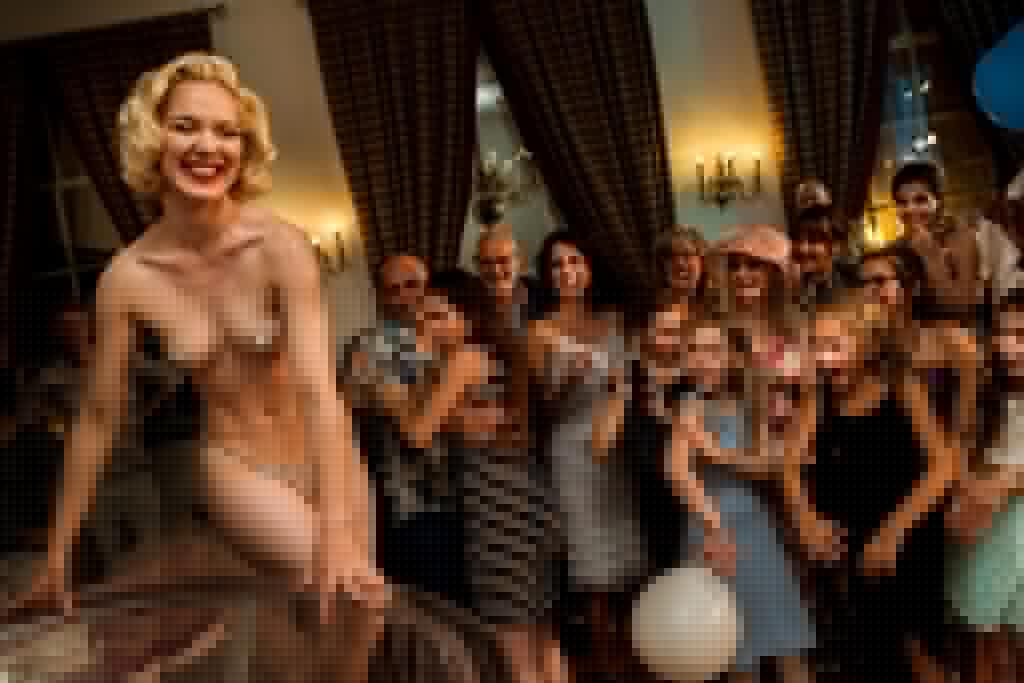 Burlesque act op een bruiloft door Fay Loren