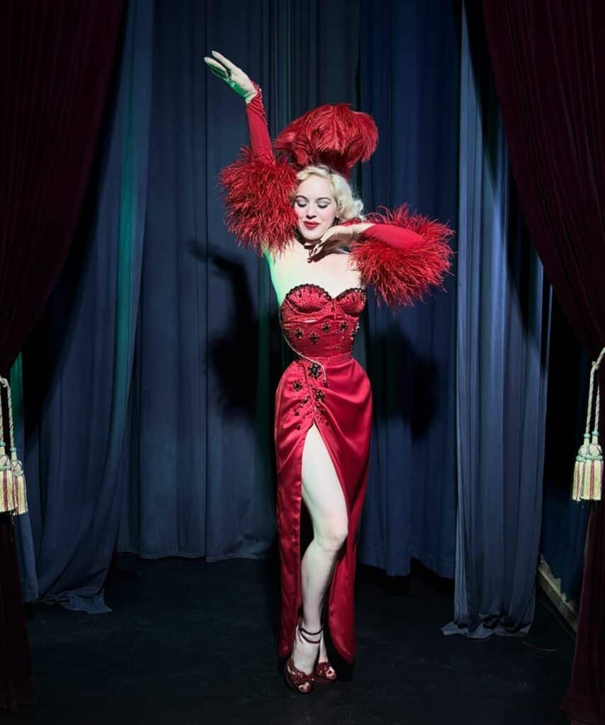 Burlesque act Miss Rouge
