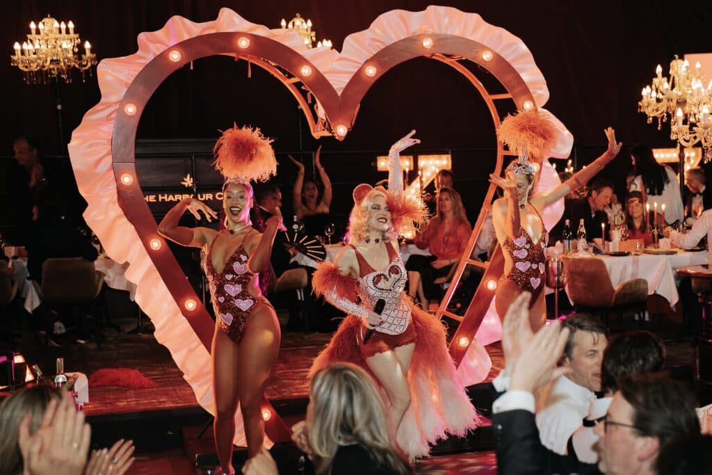 Burlesque Dinnershow met showgirls
